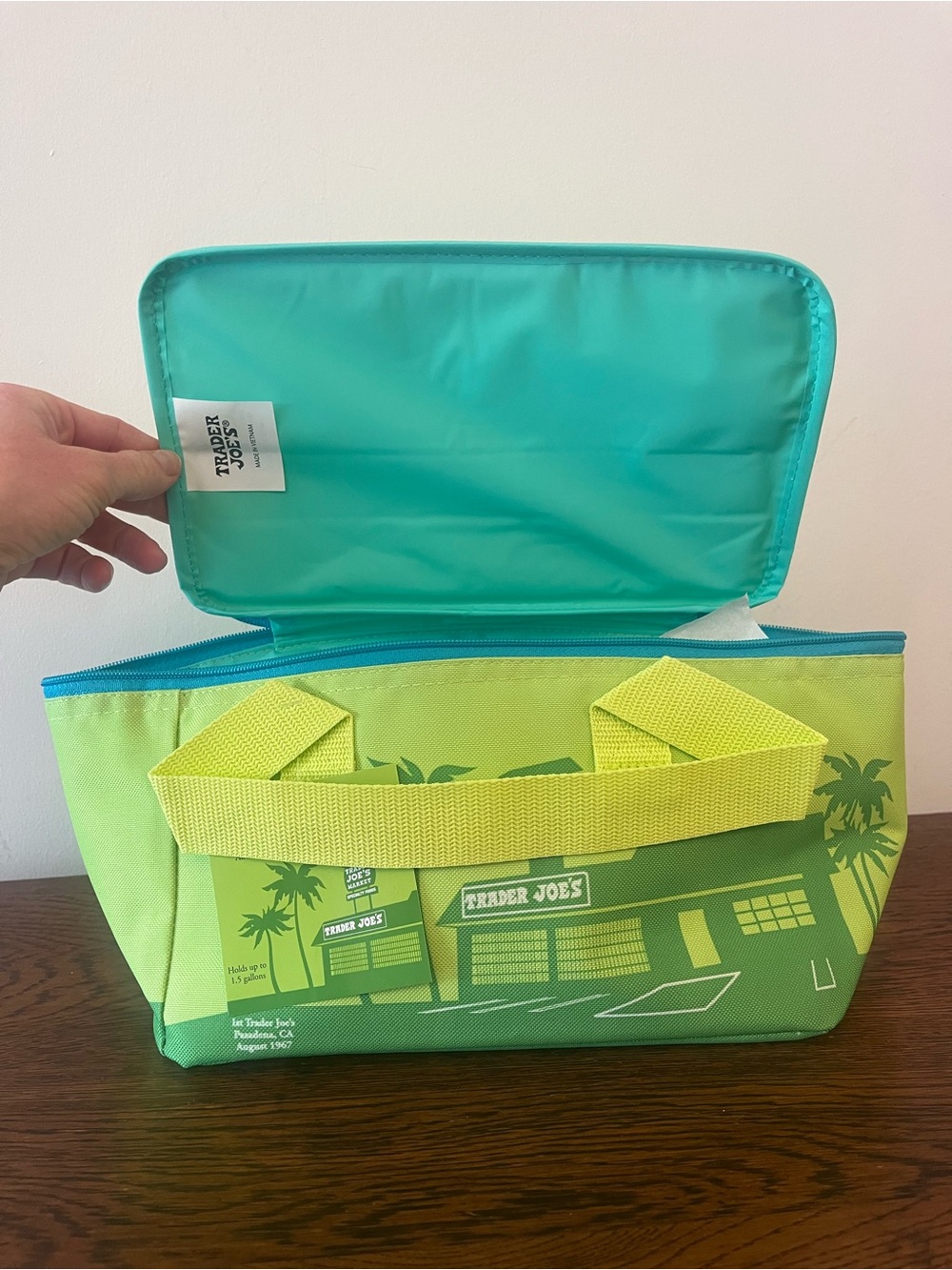 Trader Joe's Lime Green Insulated Lunch bag NWT